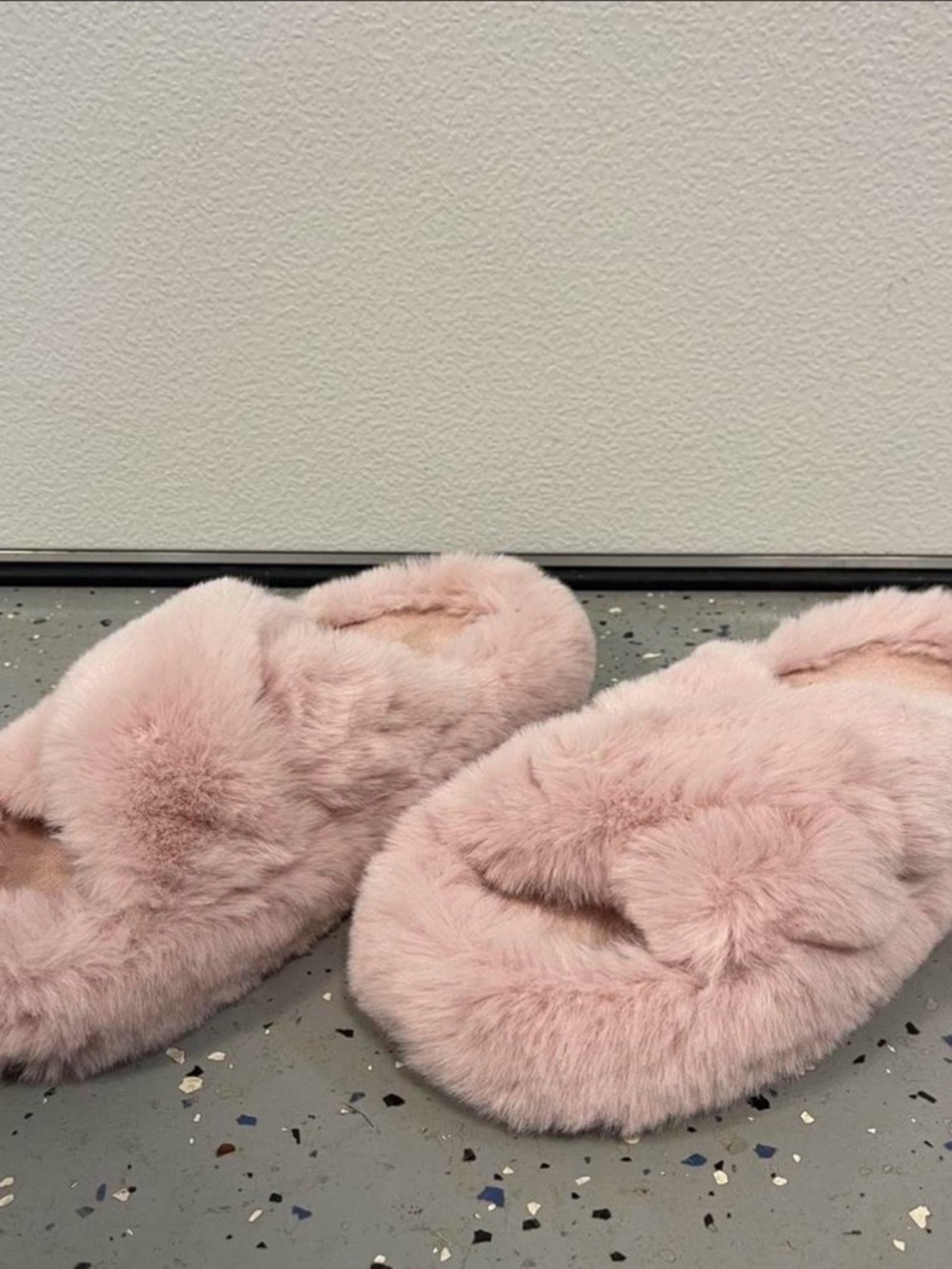 Plush Faux-Fur Pink Slide Slippers